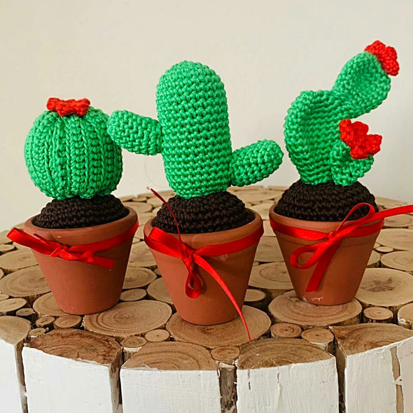 Amigurumi cactus